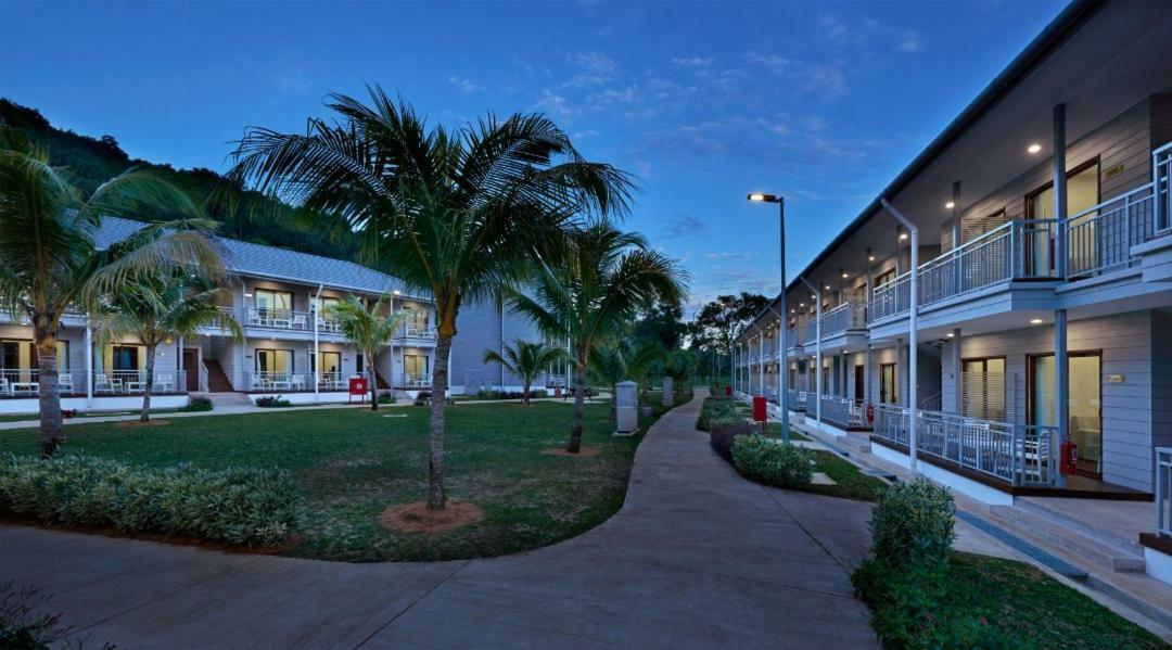Royale Chulan Cherating Chalet Buitenkant foto